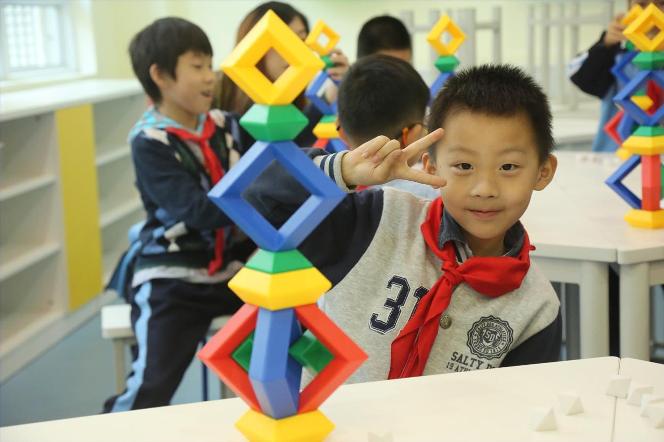 动手动脑——“超脑Math”课程.JPG 动手动脑——“超脑Math”课程.JPG