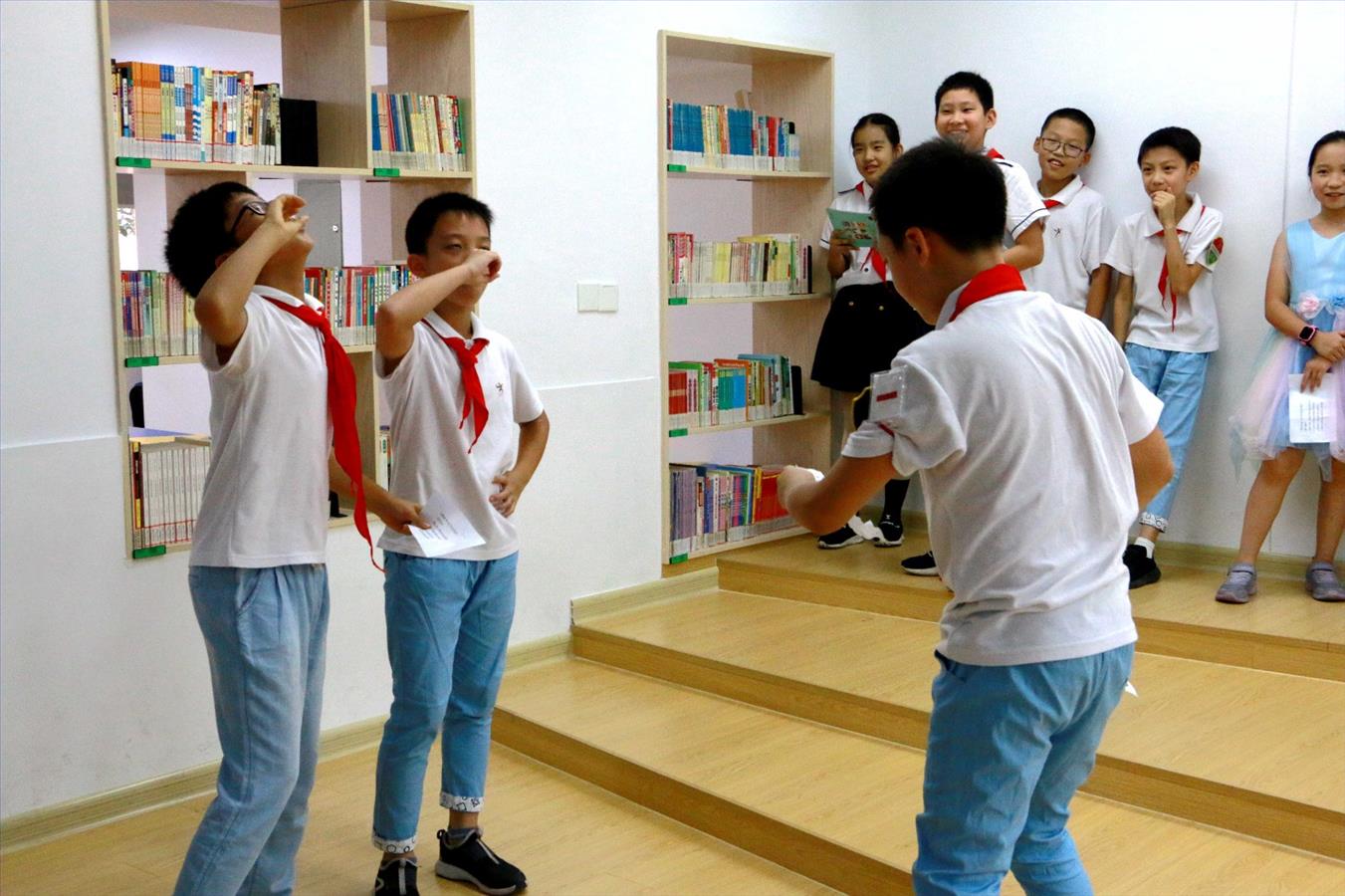 课题研究实践——“教育戏剧”课程.JPG 课题研究实践——“教育戏剧”课程.JPG