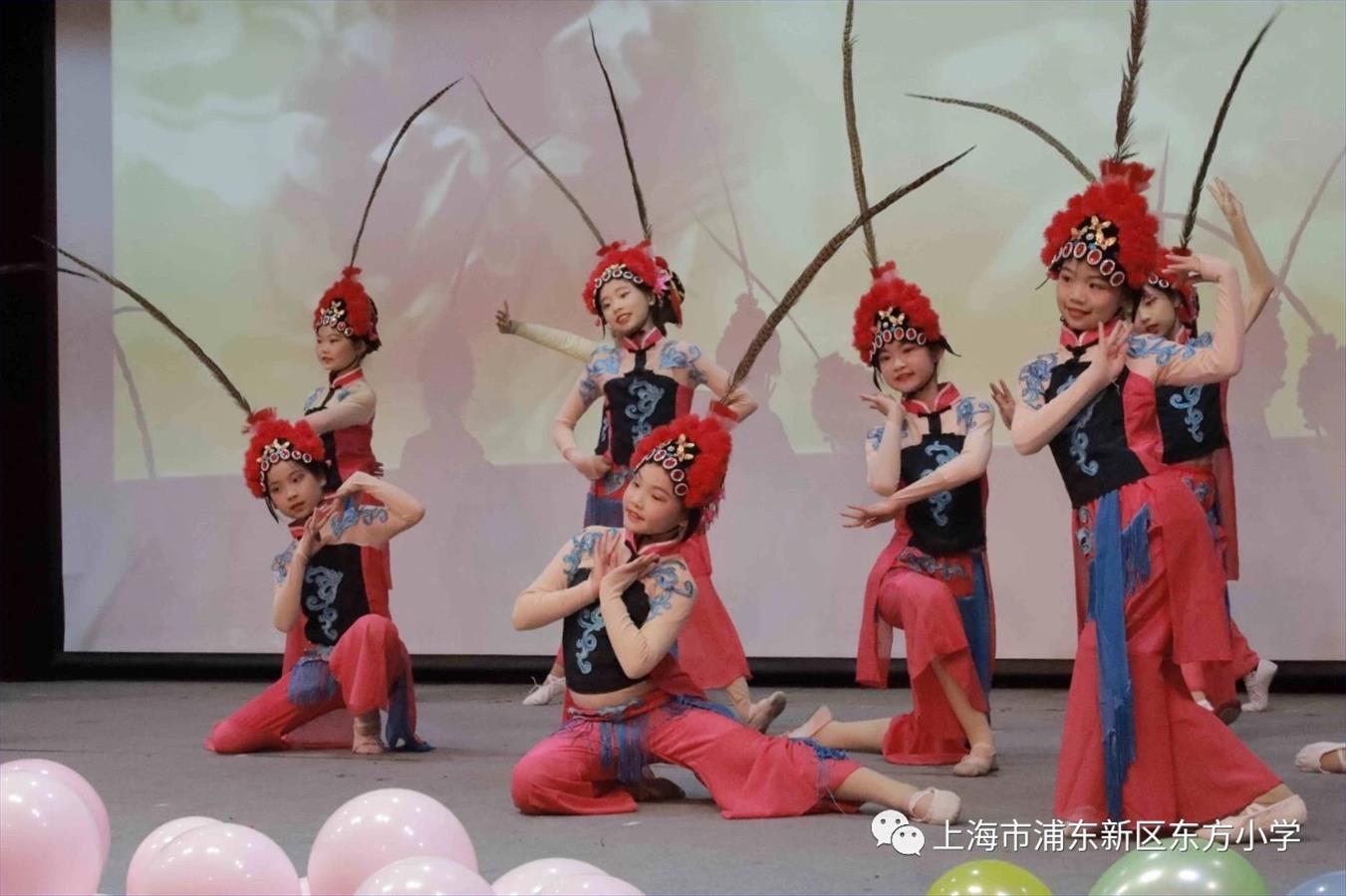 区戏曲文化传承学校——“少儿京剧”课程.jpg 区戏曲文化传承学校——“少儿京剧”课程.jpg