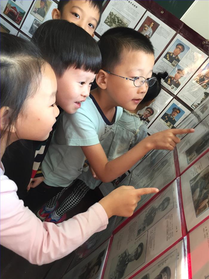 市青少年集邮特色学校——“集邮”课程.jpg 市青少年集邮特色学校——“集邮”课程.jpg