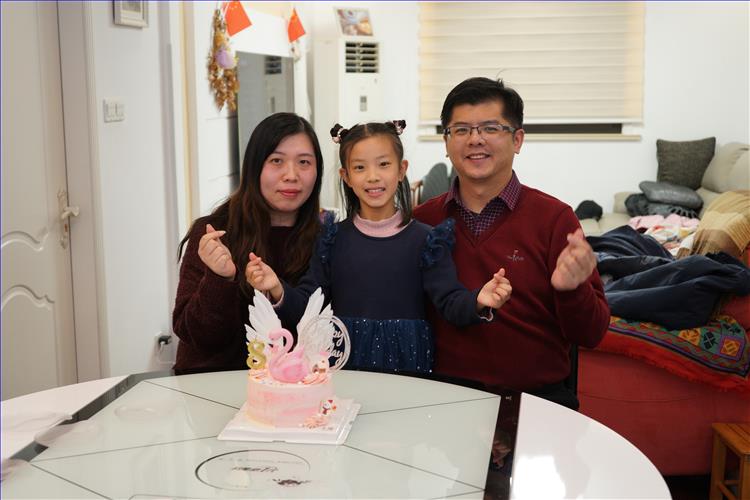 亲子照.jpg 亲子照.jpg