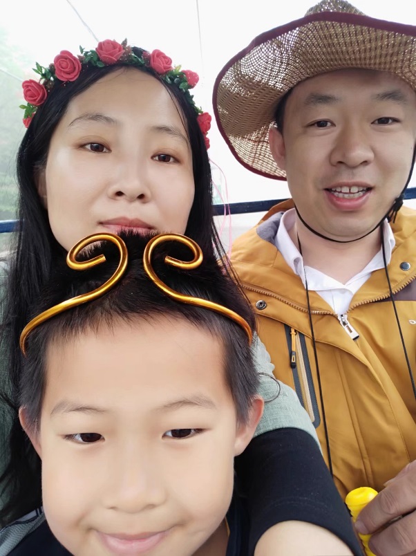 亲子照.jpg 亲子照.jpg