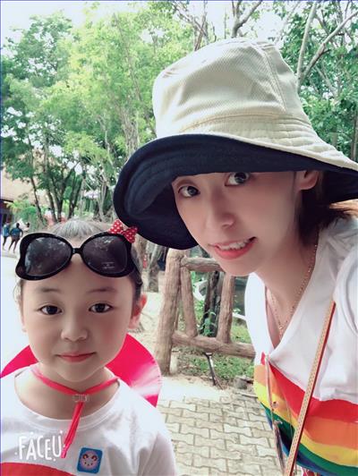 亲子照.jpg 亲子照.jpg