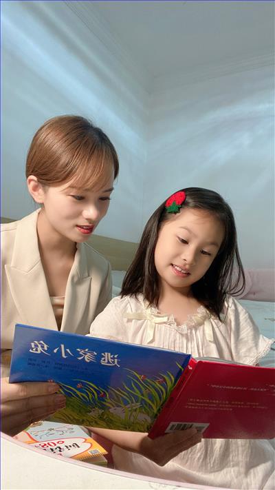 亲子阅读图片.jpg 亲子阅读图片.jpg