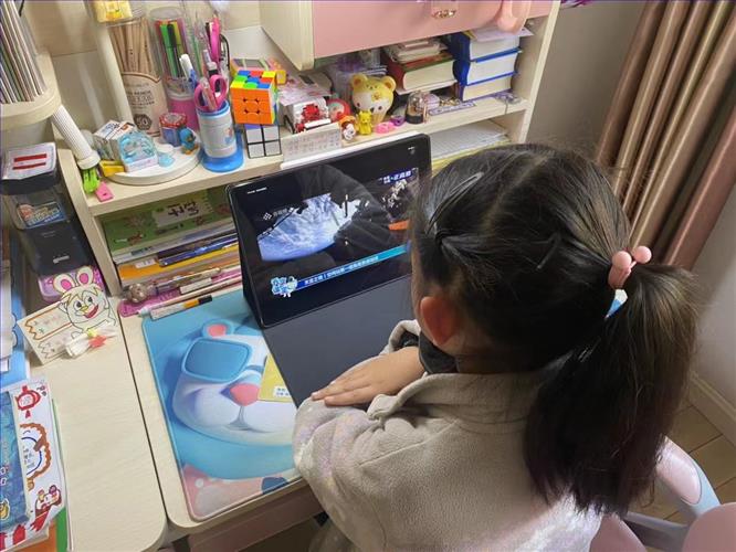 蓝村校区 三4张婷萱.jpg