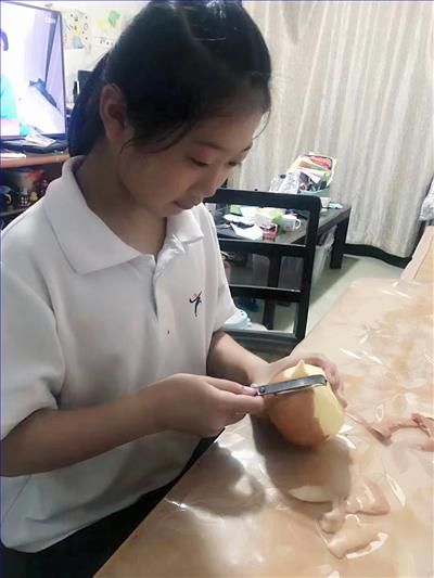学生照片.jpg 学生照片.jpg