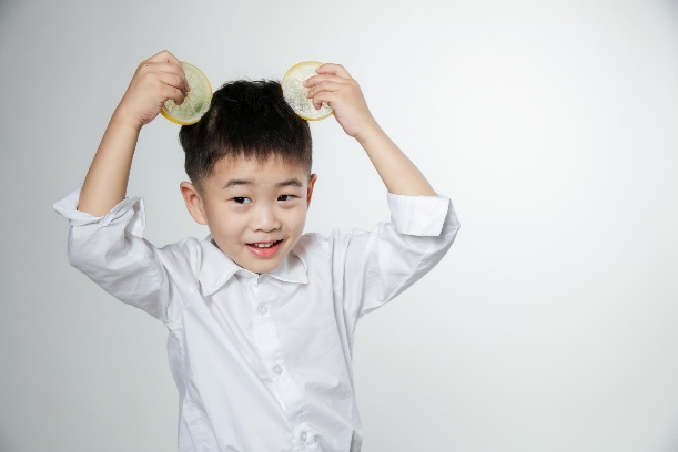 学生照片.jpg 学生照片.jpg