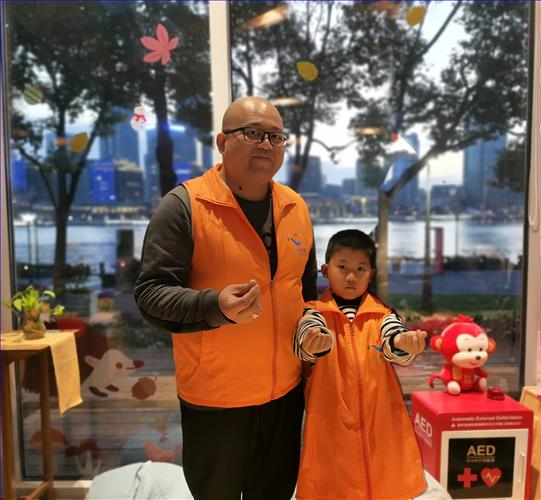 蔡佳皓 亲子照片.jpg 蔡佳皓 亲子照片.jpg