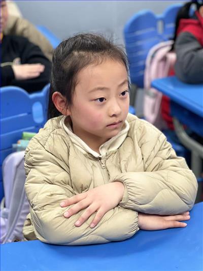图9:二(1)严妍 诚实守信好少年照片.jpg 图9:二(1)严妍 诚实守信好少年照片.jpg