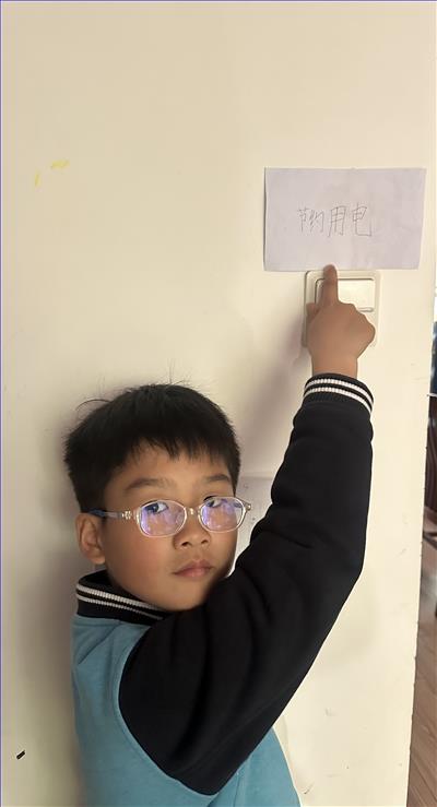 03一3魏子焱.jpg 03一3魏子焱.jpg
