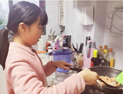 亲子劳动照片.png 亲子劳动照片.png
