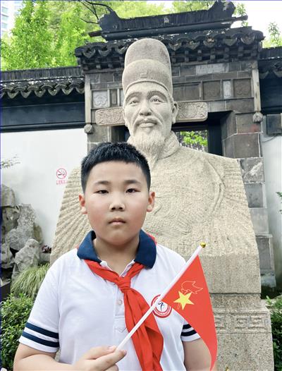 曹宇辰.jpg 曹宇辰.jpg